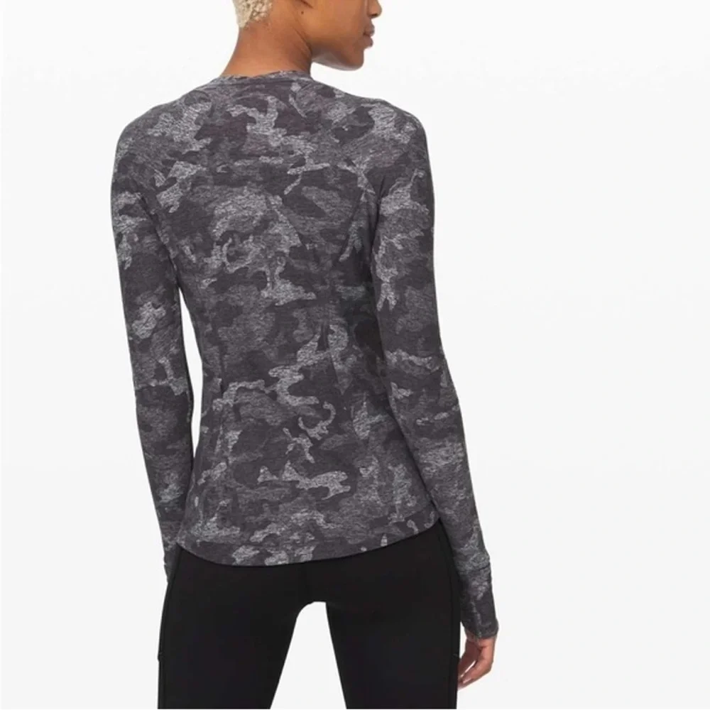 LULULEMON grey camo runderful long sleeve 12